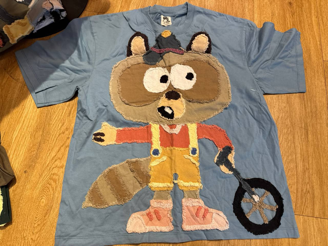 22 Tee 001